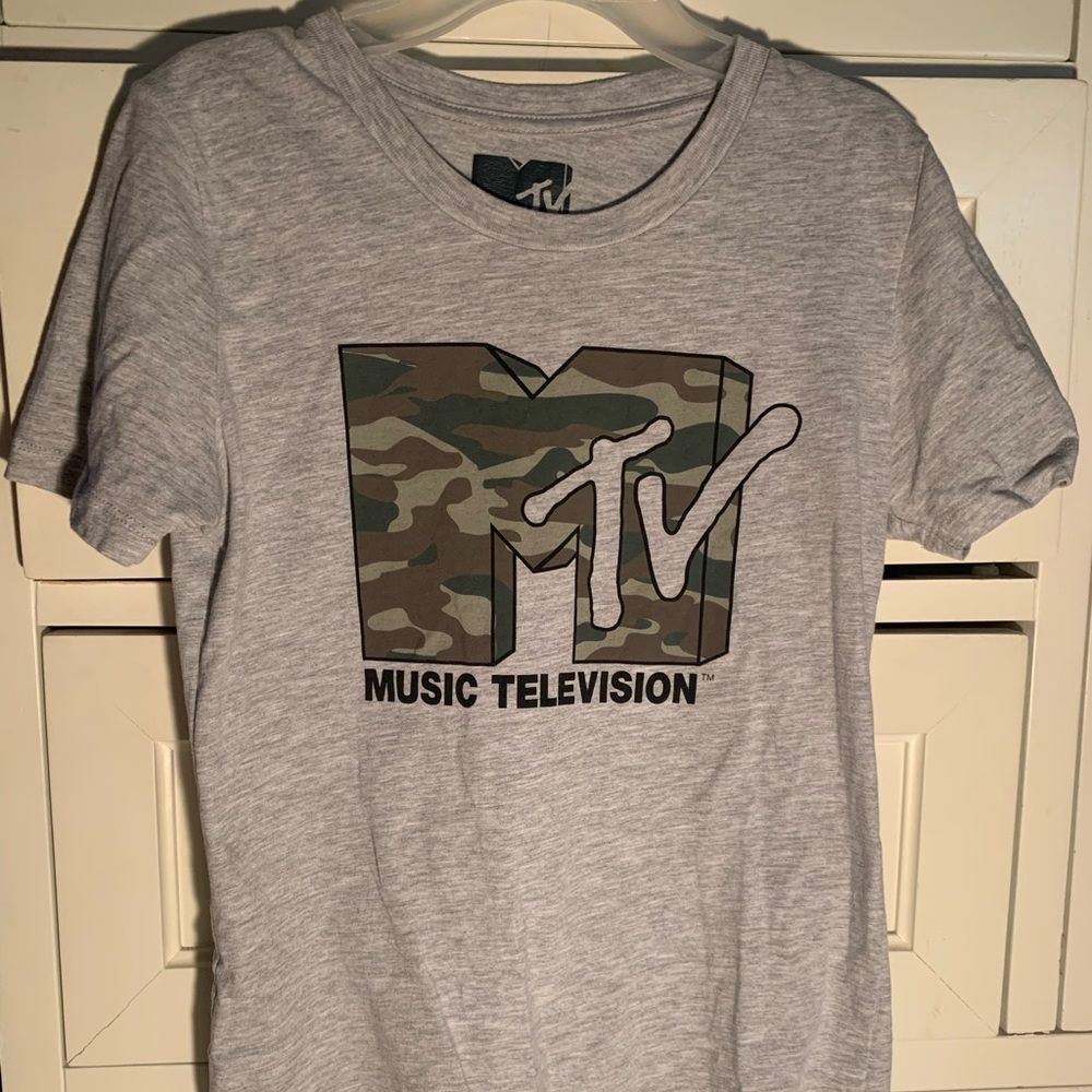NEW MTV CAMO T-SHIRT!! SIZE MEDIUM!